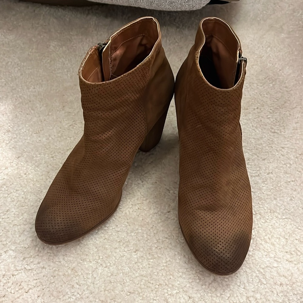 BP Trolley Booties Distressed Leather - Perforated